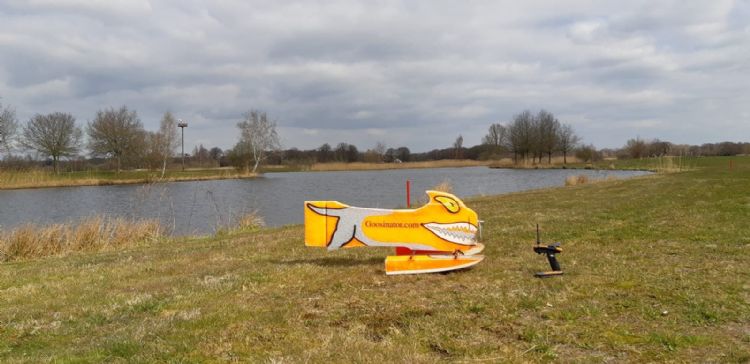 De originele Goosinator is radiografisch bestuurbaar. De originele Goosinator is radiografisch bestuurbaar.