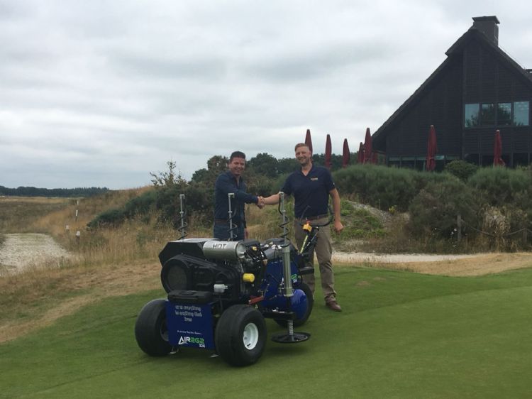 De Enk was in 2018 de eerste Nederlandse aannemer die de Air2G2 aanschafte. De Enk was in 2018 de eerste Nederlandse aannemer die de Air2G2 aanschafte.