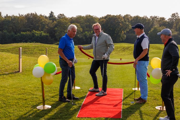 Paul van den Hout, voorzitter GC Loonsche Duynen, Hans Schaap, algemeen directeur/eigenaar HGM en HGE, Bruno Steensels, golfbaanarchitect MasterGolf International en Thomas Raatgever, manager Hollandsche Golfschool.