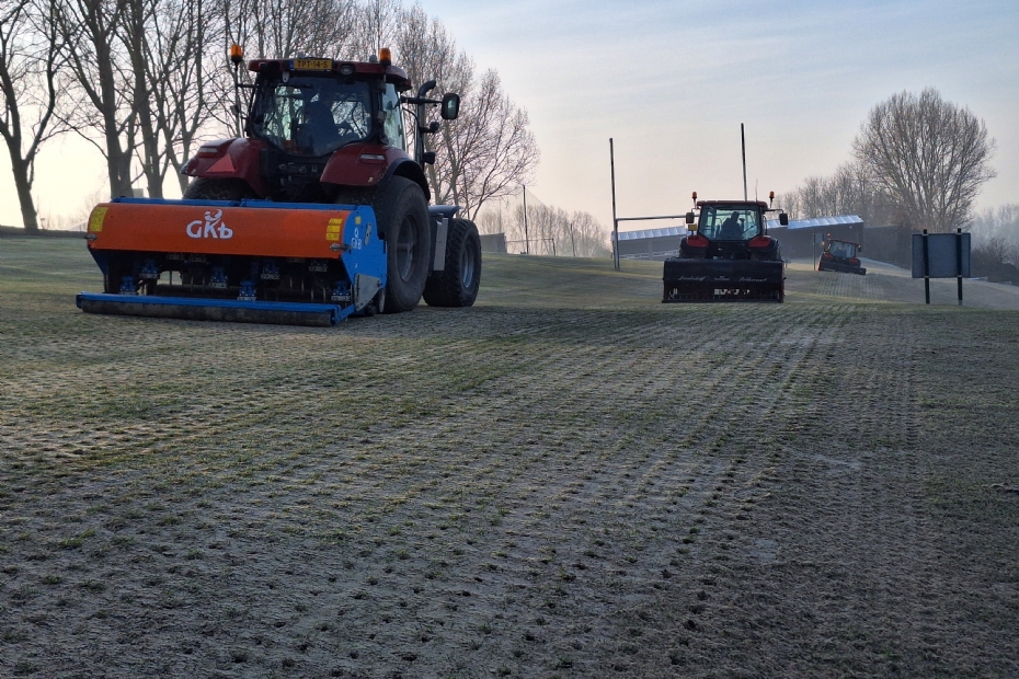 Poldervaart in actie met drie Verti-Drains